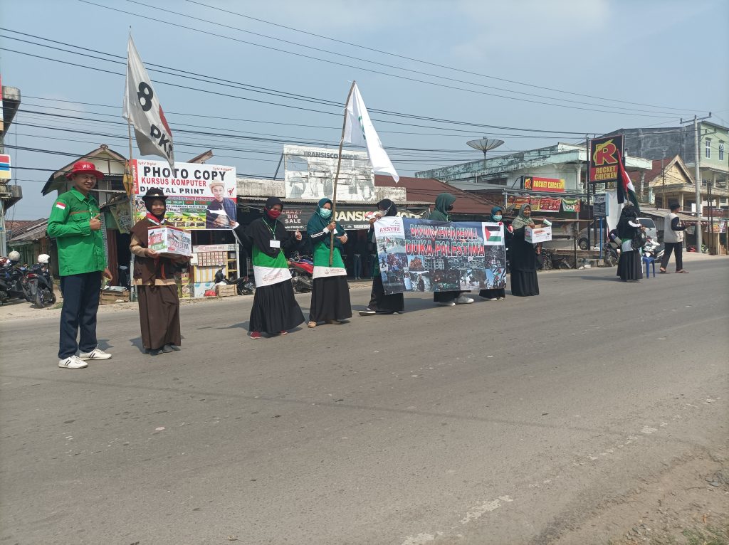 Yayasan Assyifa dan Radio Bayung serta Relawan masyarakat, kumpulkan donasi di jalan untuk Palestina