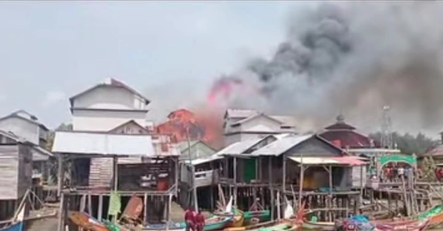 Kebakaran Hanguskan Sejumlah Bangunan di Desa Simpang Tiga Jaya OKI